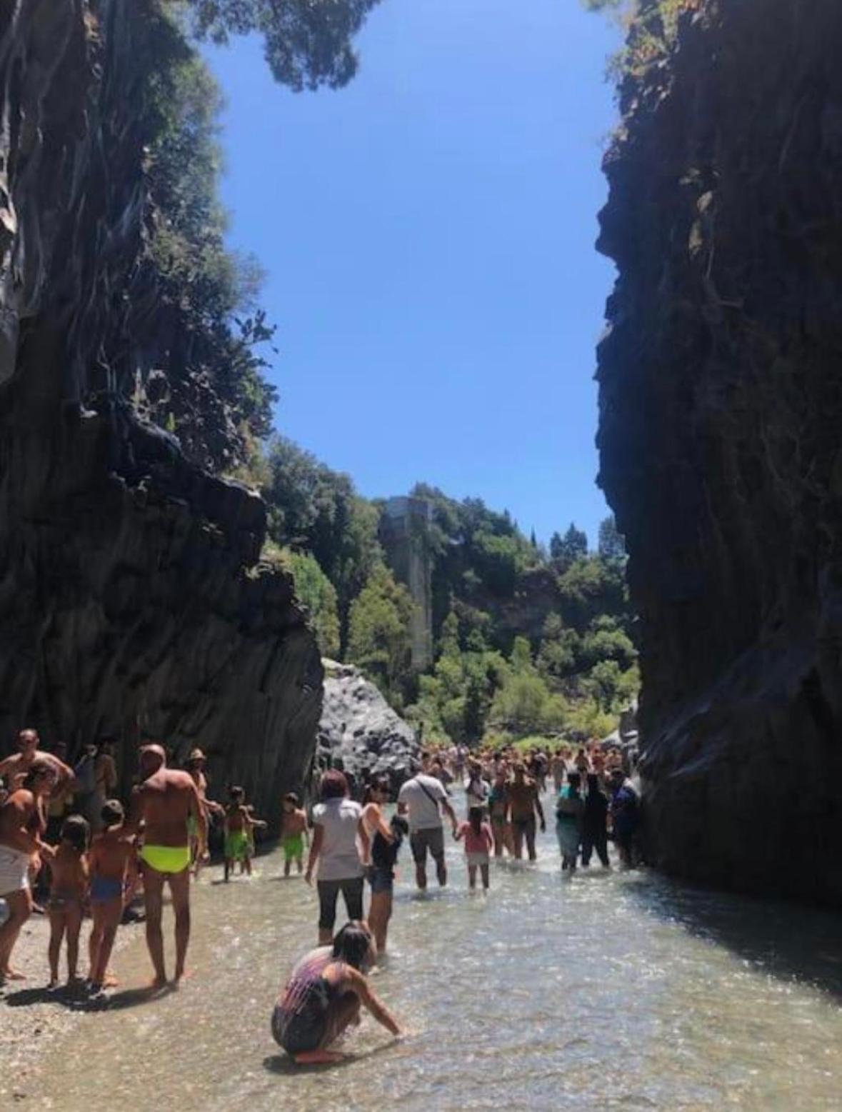 Cottage Gole Alcantara Pafumi Graniti Zewnętrze zdjęcie